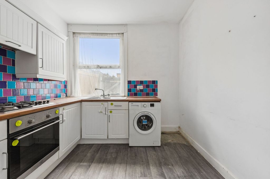 Property photo 3 of 8