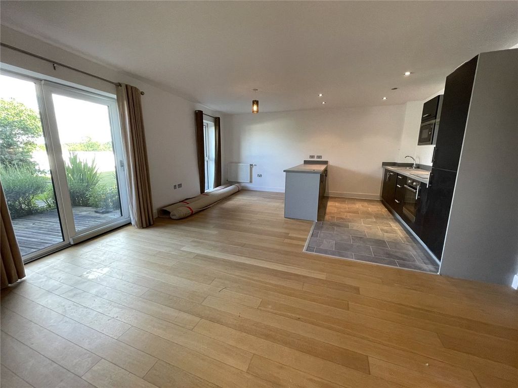 Property photo 2 of 11 Picture No. 22