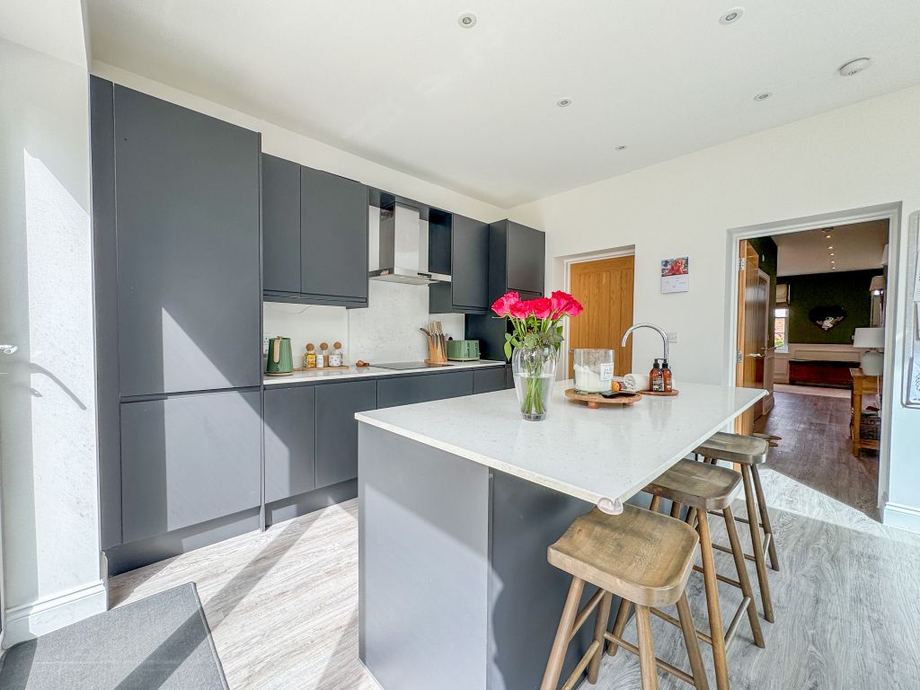 Property photo 3 of 39 Img_4776