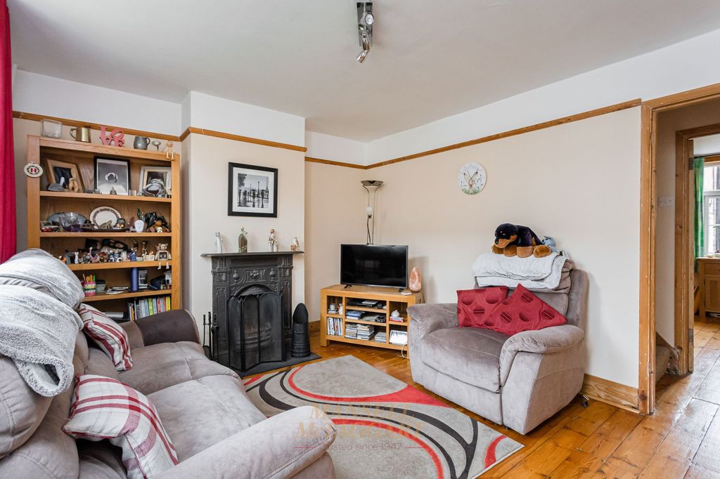 Property photo 2 of 19
