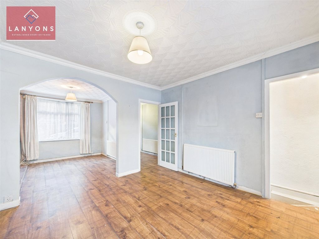 Property photo 2 of 15 Picture No. 08