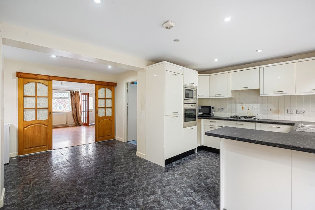 Property photo 2 of 21 3790133