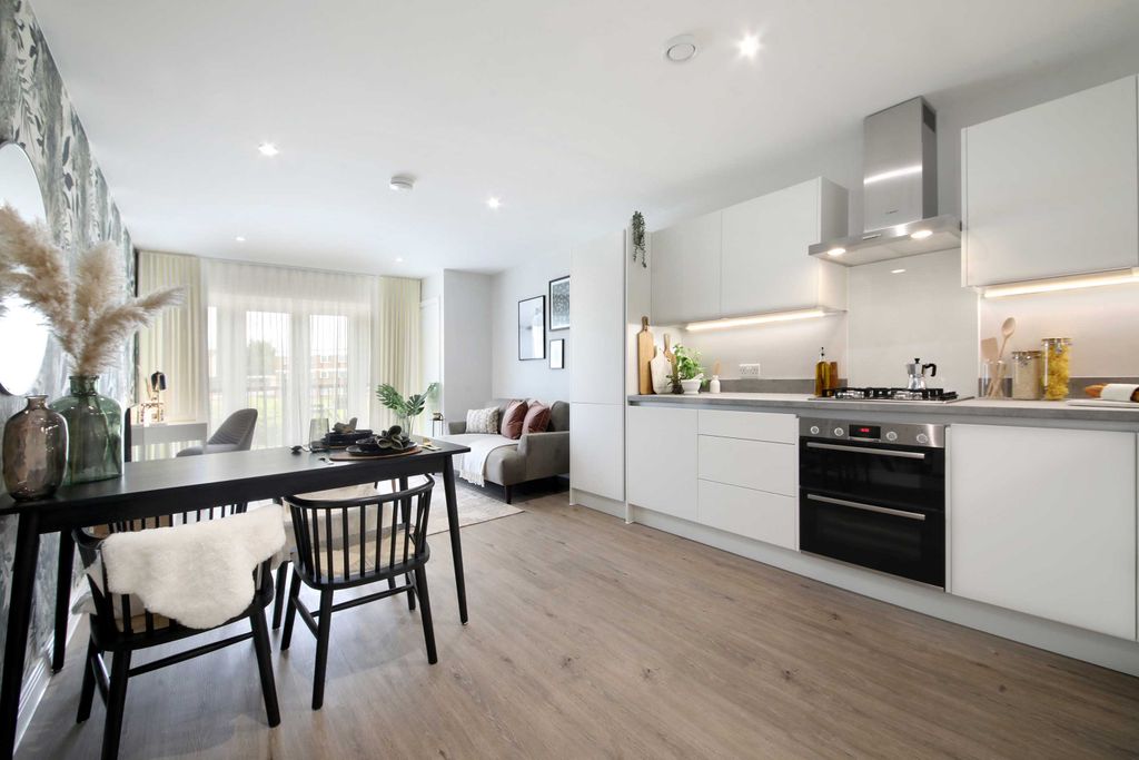 Property photo 2 of 7 Dining Area