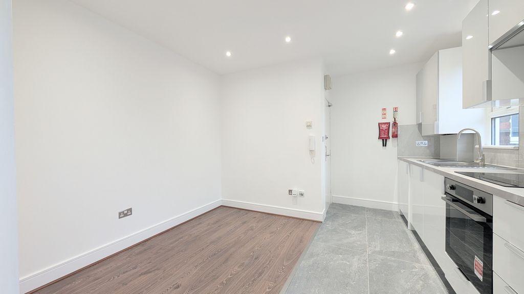 Property photo 2 of 10 Image