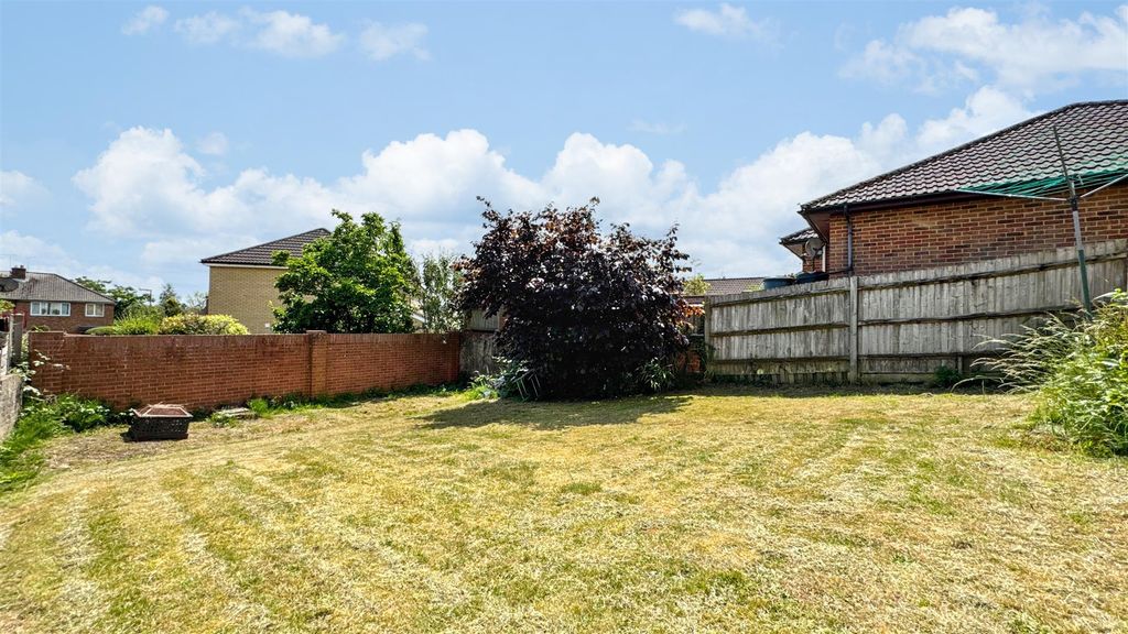 Property photo 2 of 9 Outside