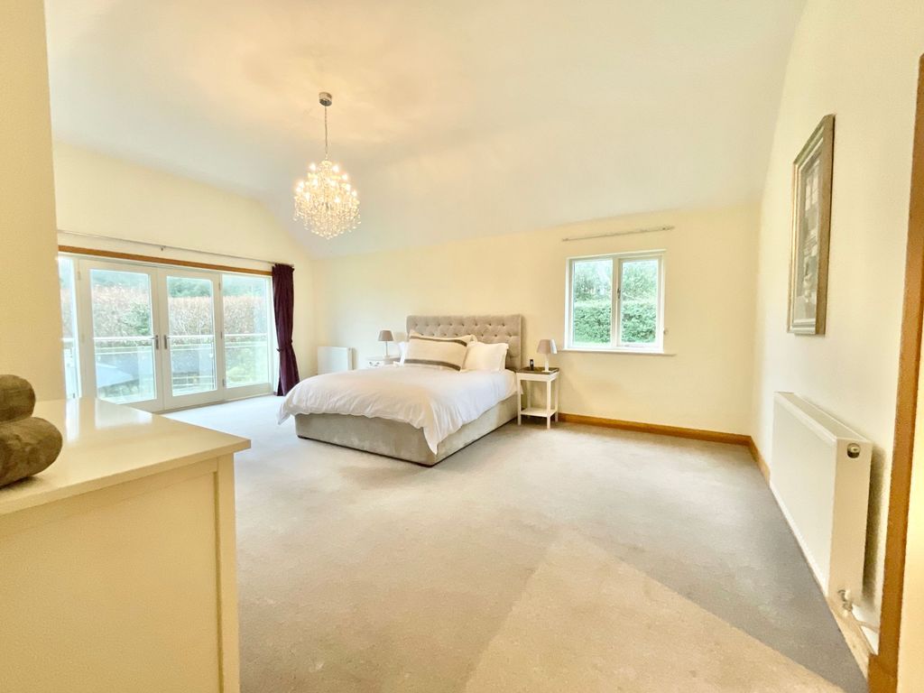 Property photo 3 of 48