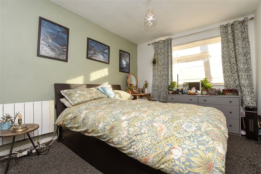 Property photo 3 of 8 Bedroom