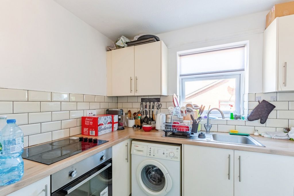 Property photo 2 of 17 Kitchen