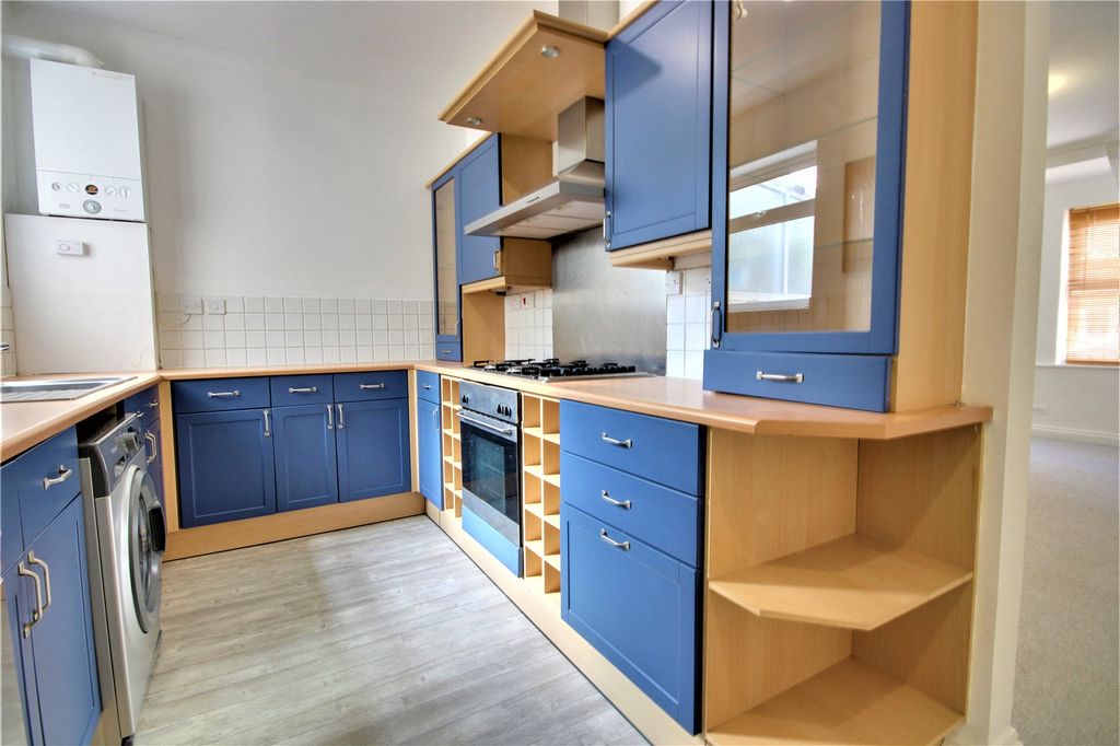 Property photo 2 of 9 Picture No. 12