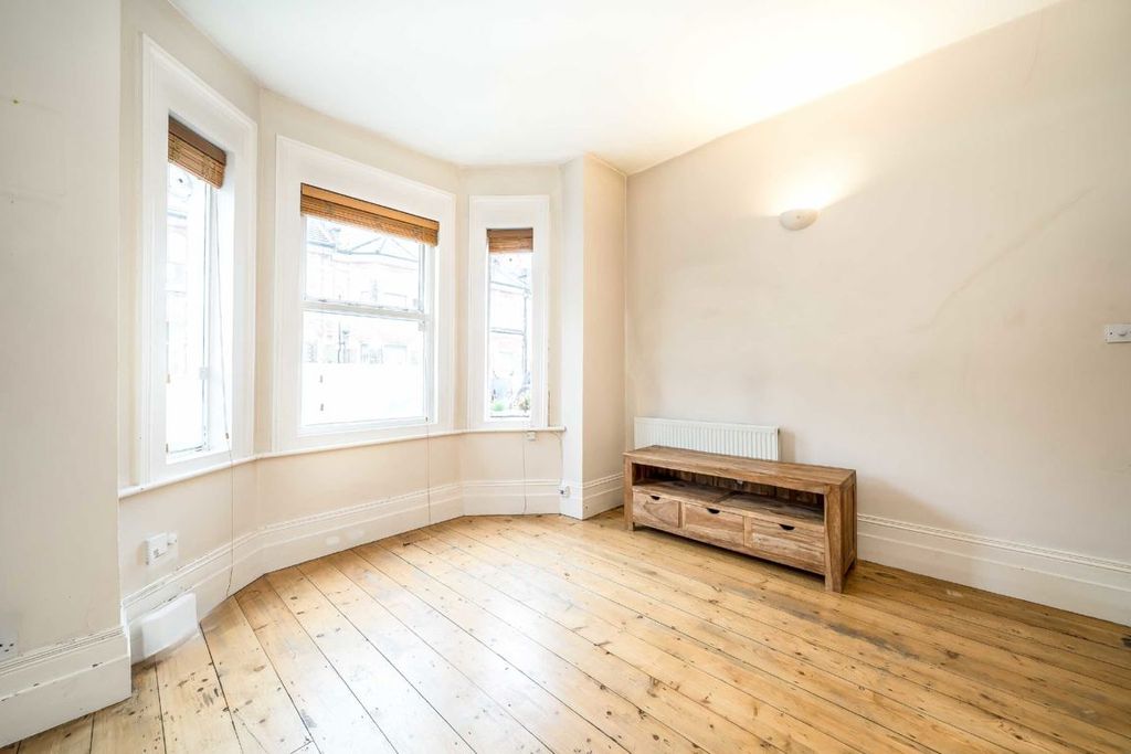 Property photo 3 of 7