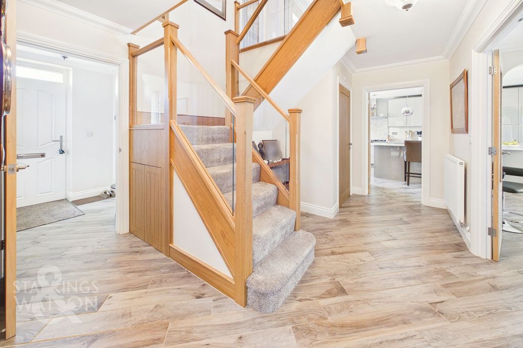 Property photo 3 of 31