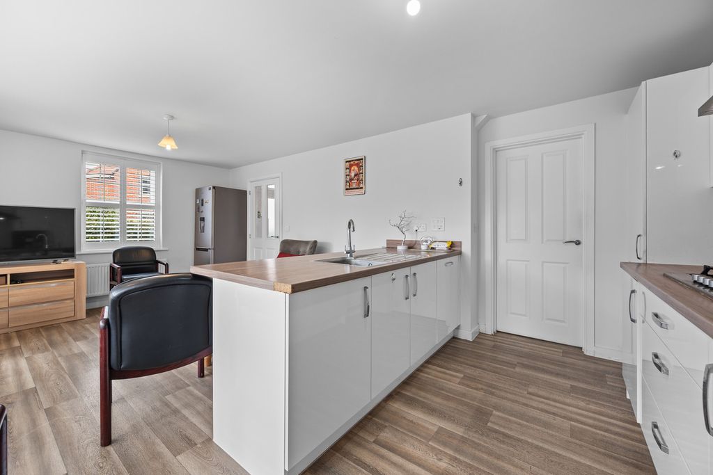 Property photo 3 of 29