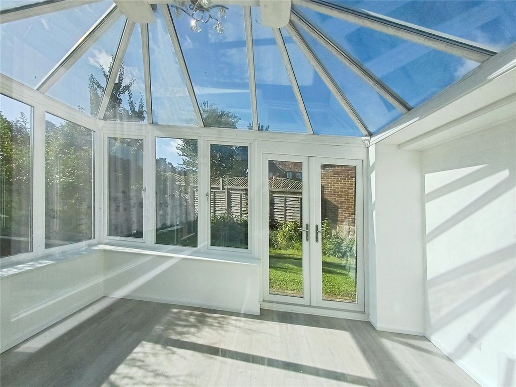 Property photo 2 of 23 Picture No. 27