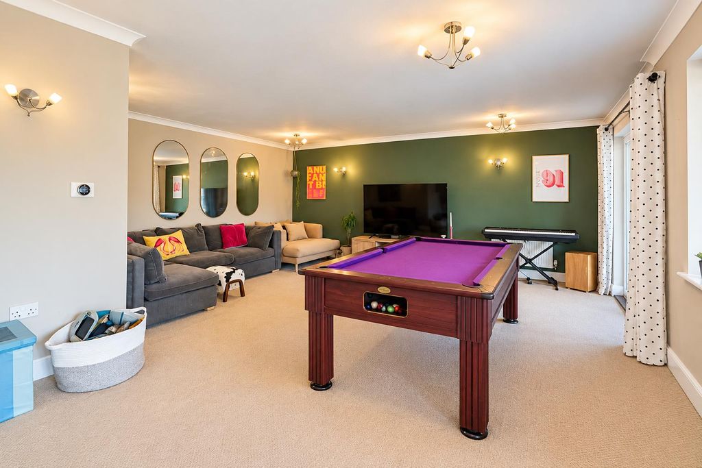 Property photo 2 of 41 69Ef7A73-5Ff6-4E52-A145-0Aaafb32Ebea.Png