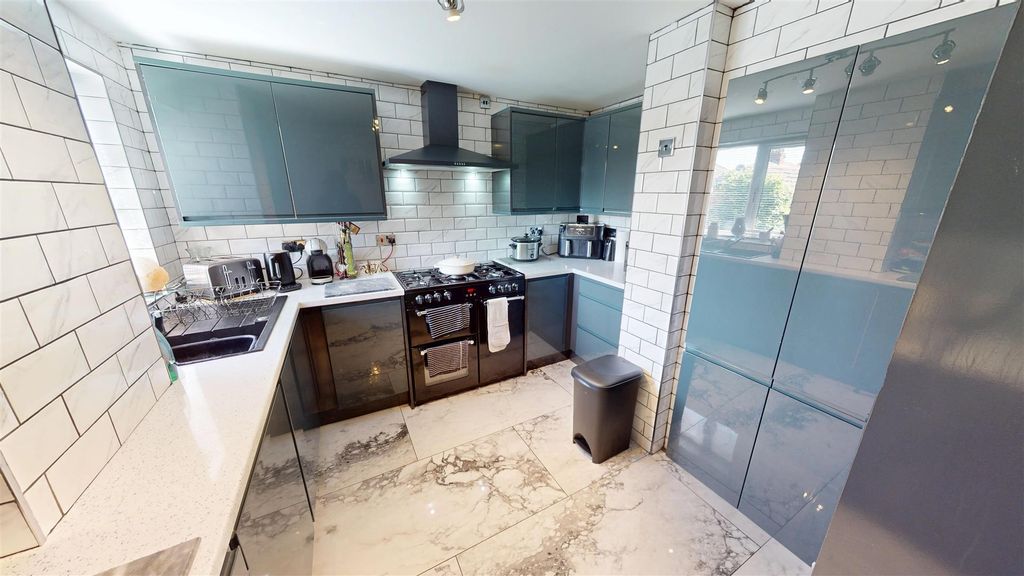 Property photo 3 of 28 Case Road Kitchen
