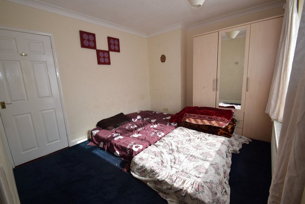 Property photo 3 of 6