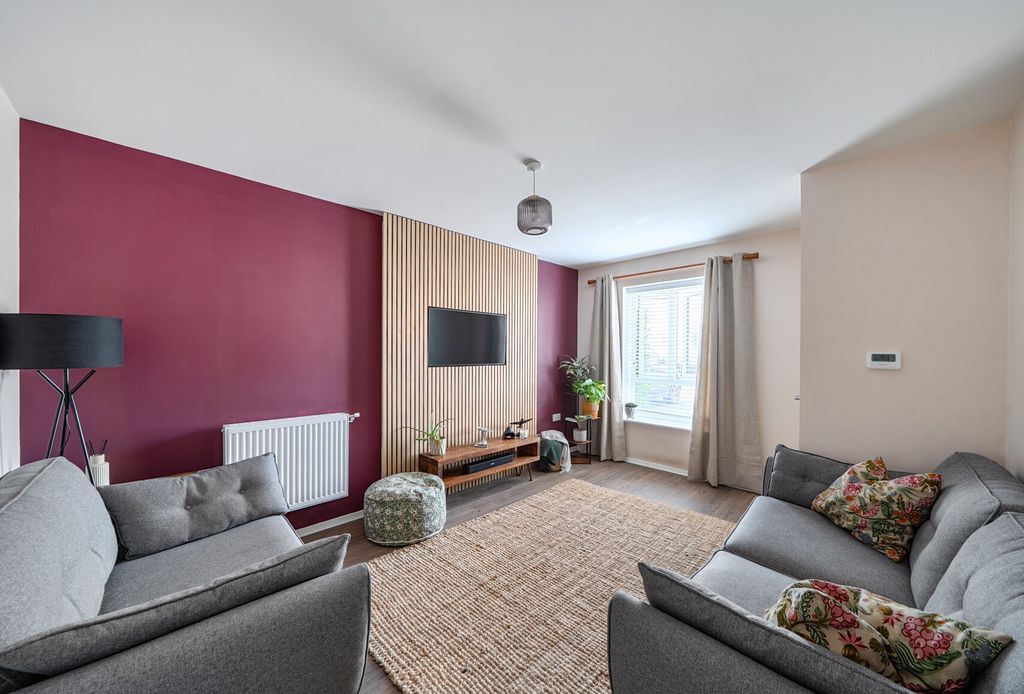 Property photo 2 of 12 1495815-7-6A5F512...