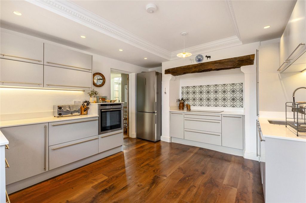 Property photo 3 of 18 Picture No. 04