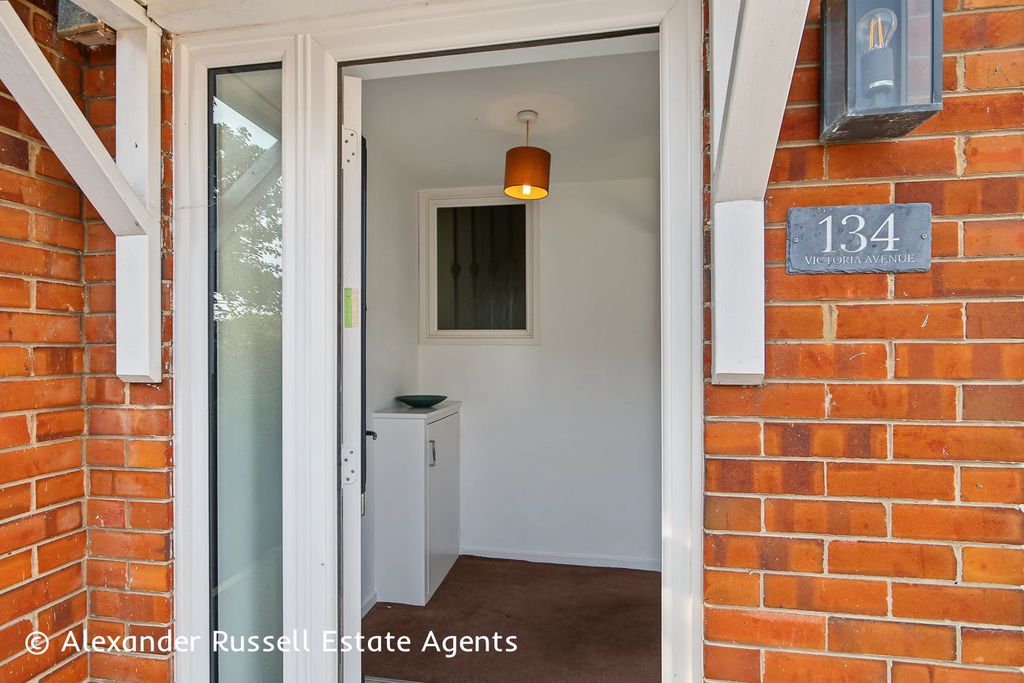Property photo 2 of 27