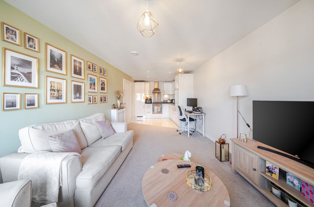 Property photo 3 of 8