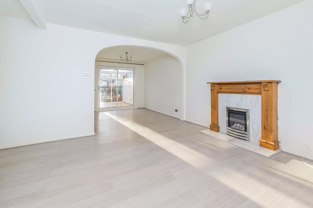 Property photo 2 of 12 Through Lounge Diner