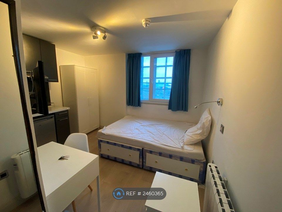 Property photo 1 of 3