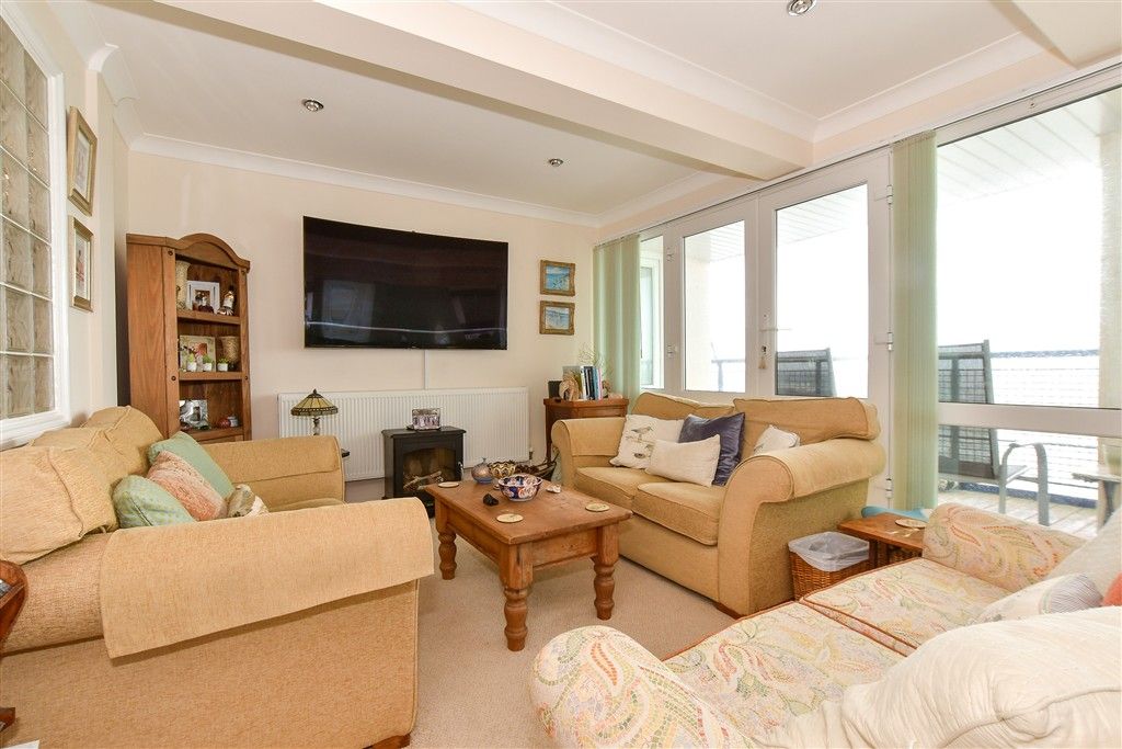 Property photo 3 of 14 Lounge/Dining Area