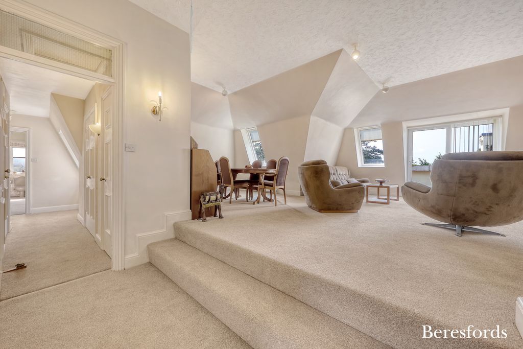 Property photo 3 of 19 Picture No. 09