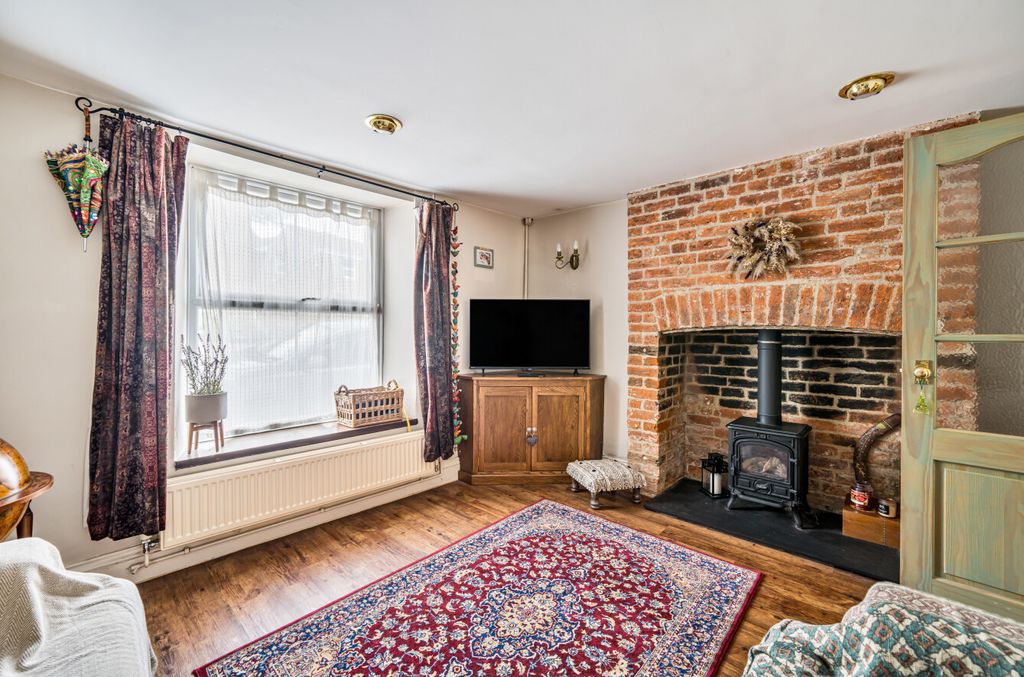 Property photo 3 of 15 1328807-4-688A335...