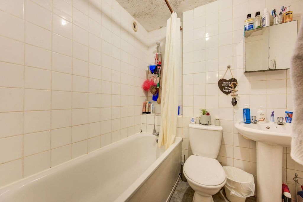 Property photo 1 of 3
