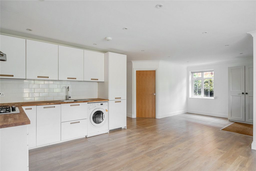 Property photo 3 of 19 Picture No. 05