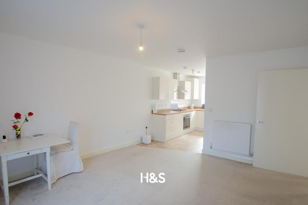 Property photo 2 of 9 24 Cadet Drive - Lounge2.Jpg