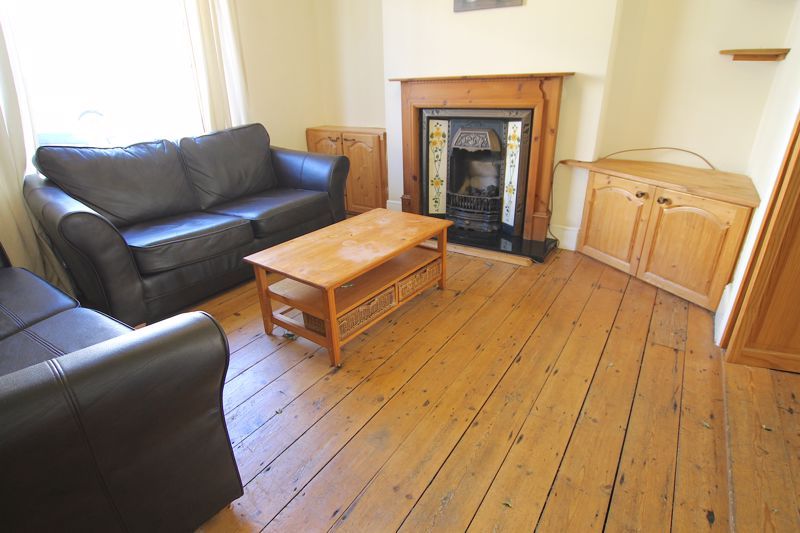 Property photo 3 of 9 Photo 1