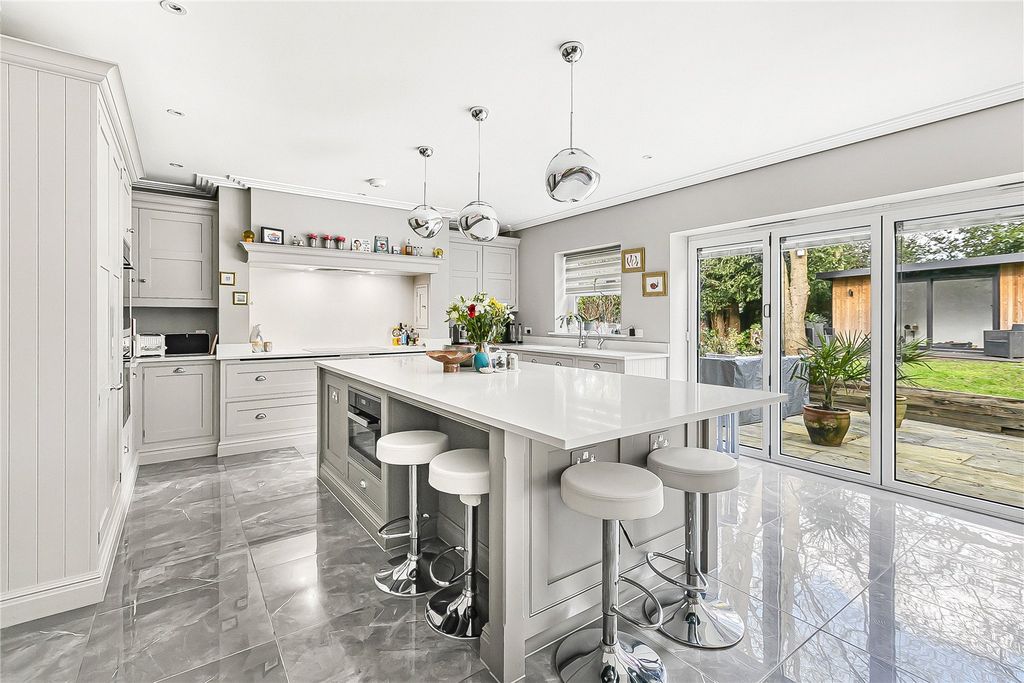 Property photo 3 of 34 Picture No. 19