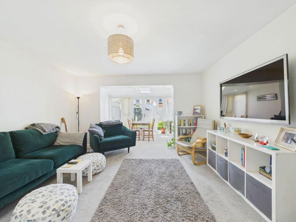 Property photo 2 of 17 267980_S1285342_Img_03_0000.Jpg