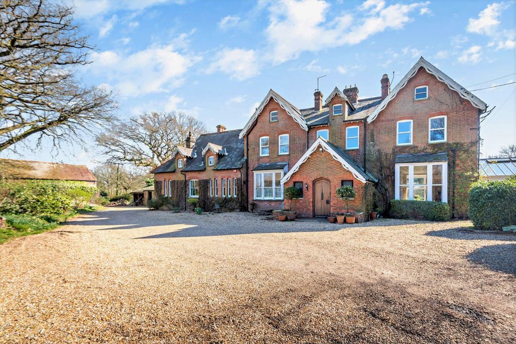 Property photo 1 of 33 Danefold House