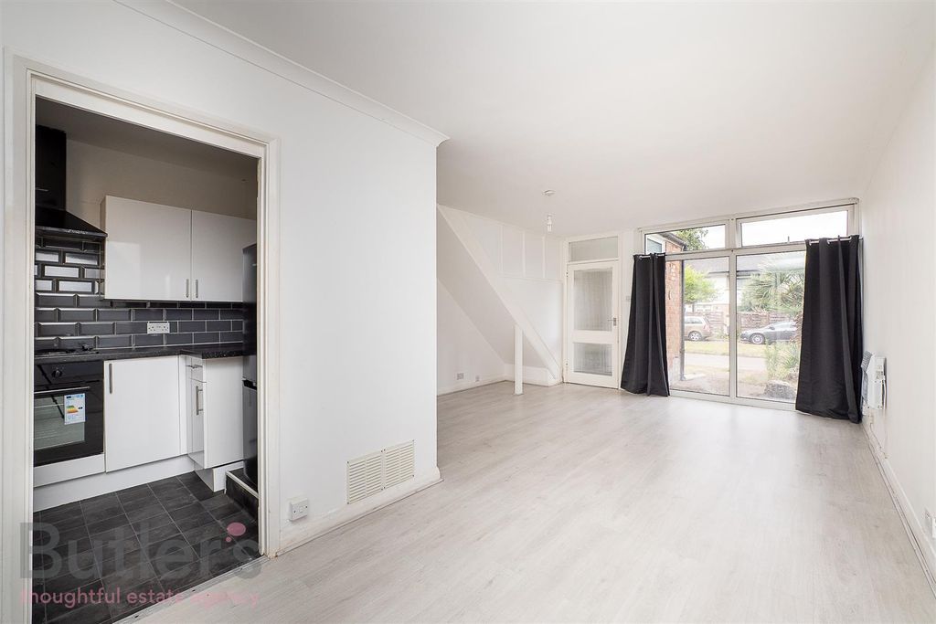 Property photo 2 of 13 LG-004 Wm.Jpg