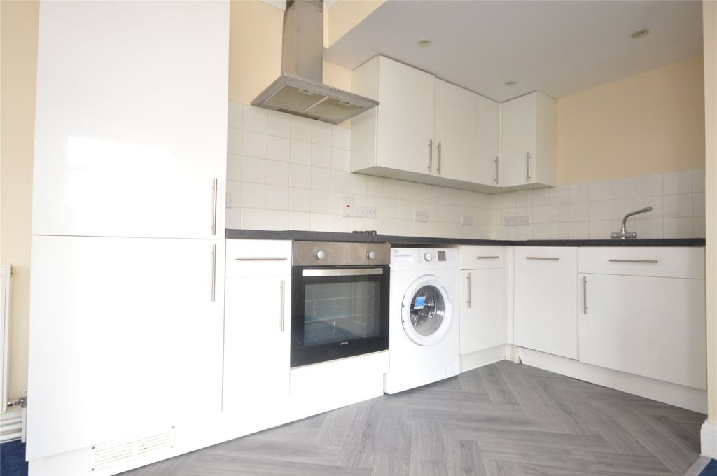 Property photo 3 of 6 Picture No. 10