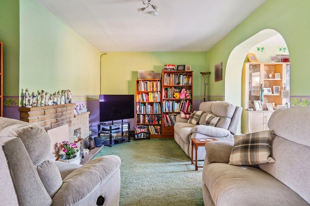 Property photo 2 of 21