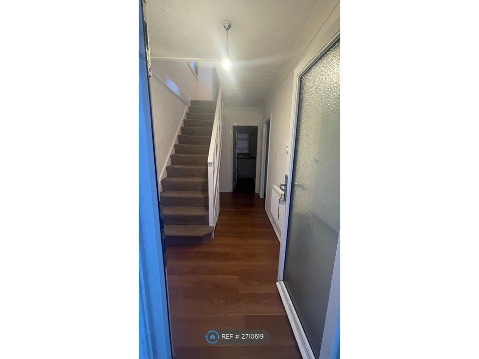 Property photo 3 of 15 Landing