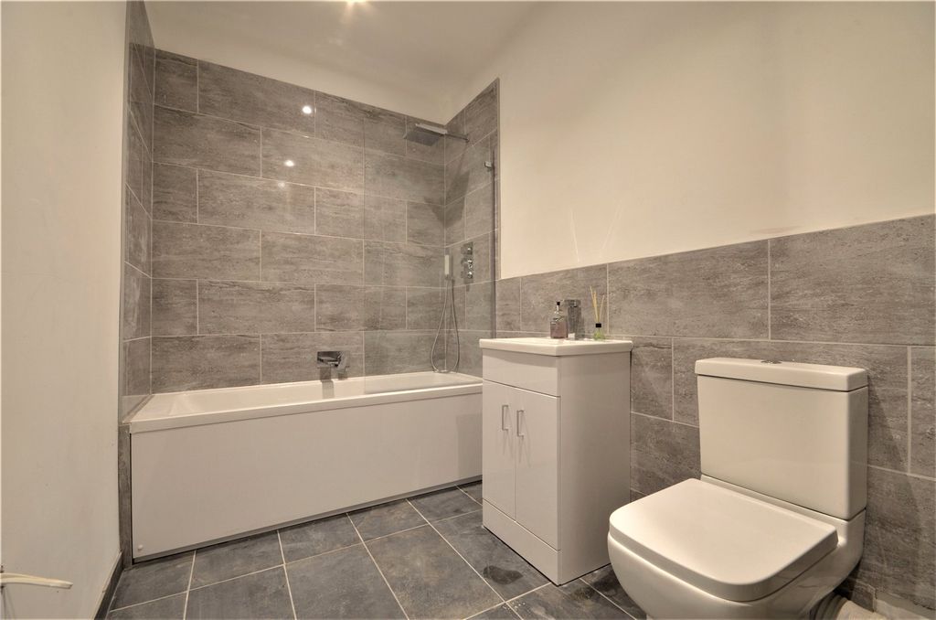 Property photo 3 of 12 Picture No. 06