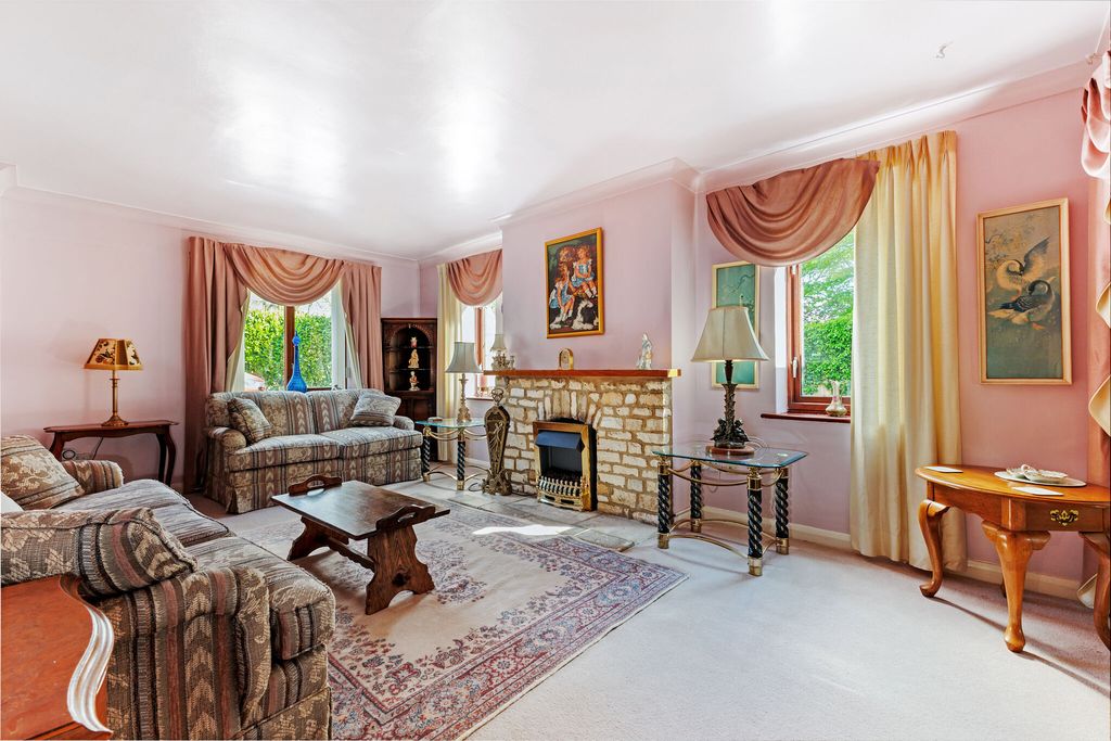 Property photo 2 of 19 Sitting Room