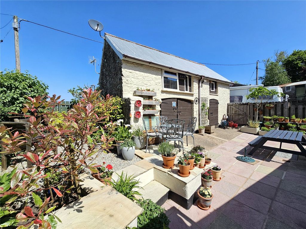Property photo 2 of 33 Picture No. 40