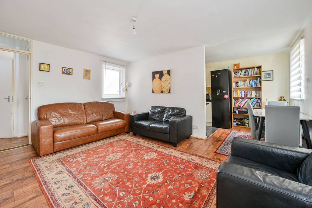 Property photo 3 of 9