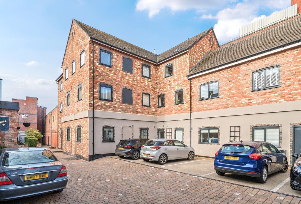 Property photo 1 of 10 1357501-2-68d2676...