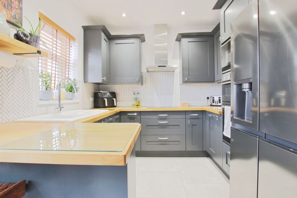 Property photo 3 of 17 4545125