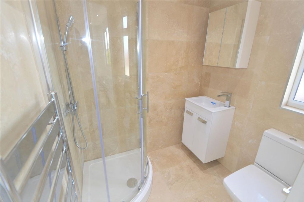 Property photo 2 of 3 Harlesden Rd Rm3