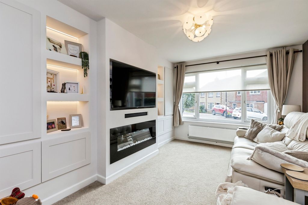 Property photo 3 of 20