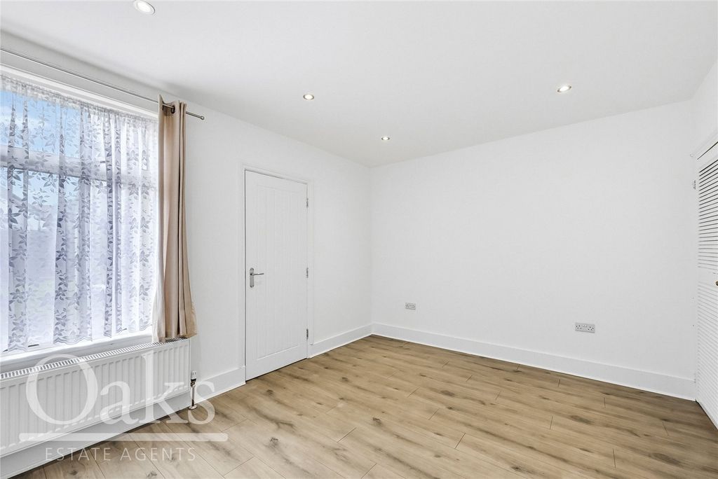 Property photo 3 of 12 Picture No. 10