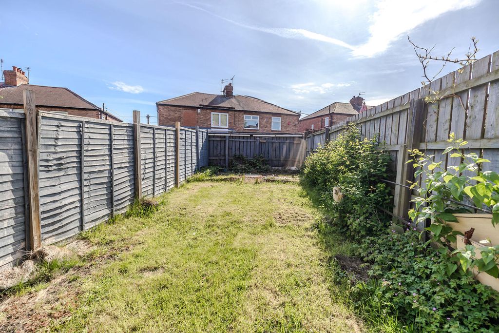Property photo 2 of 28 Rear Garden